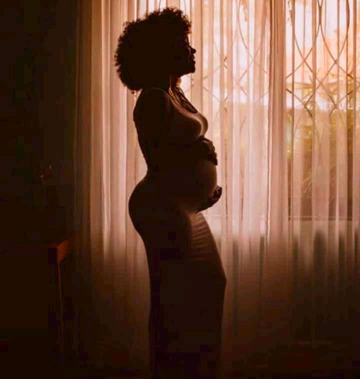 Anne Kansime Shows Off Her Baby Bump.